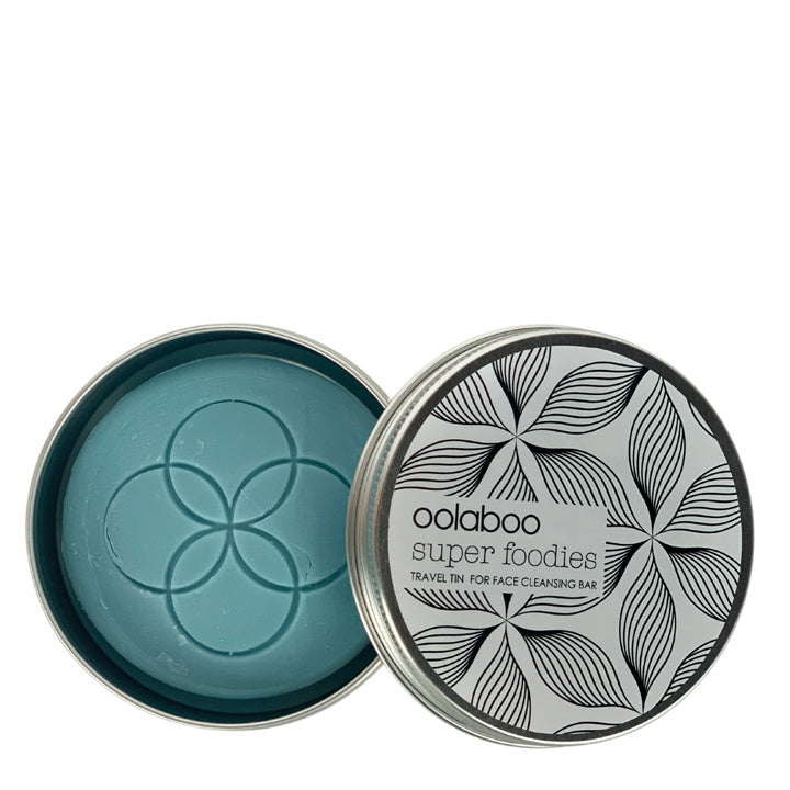 Oolaboo Travel Tin for Face Cleansing Bar latta aperta con sapone blu