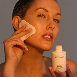 Alpha-H Liquid Gold + Vitamin C Exfoliating Treatment sfeer