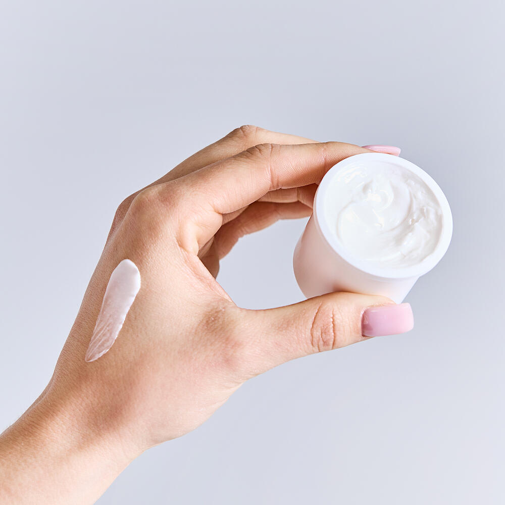 Dr. Grandel Hyaluron Refill Cream texture due