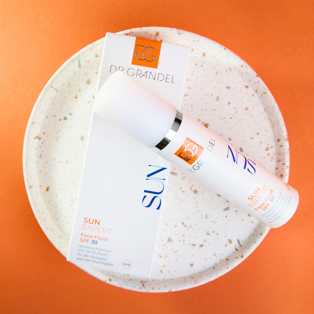 Dr. Grandel SUN Expert Face Fluid SPF 30 texture