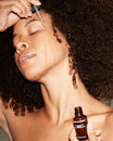 Grown Alchemist Skin Renewal Serum ambiente