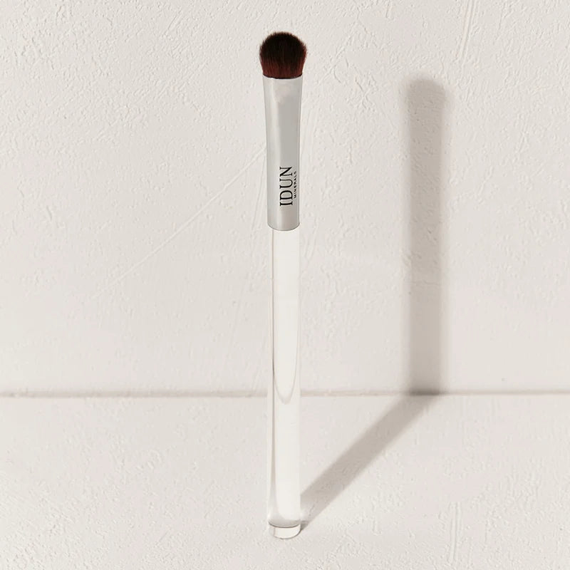Idun mineral Precision Eyeshadow Brush ambiente