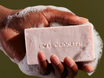 Malin+Goetz Vitamin B5 Hydrating Bar - Dark Rum ambiente