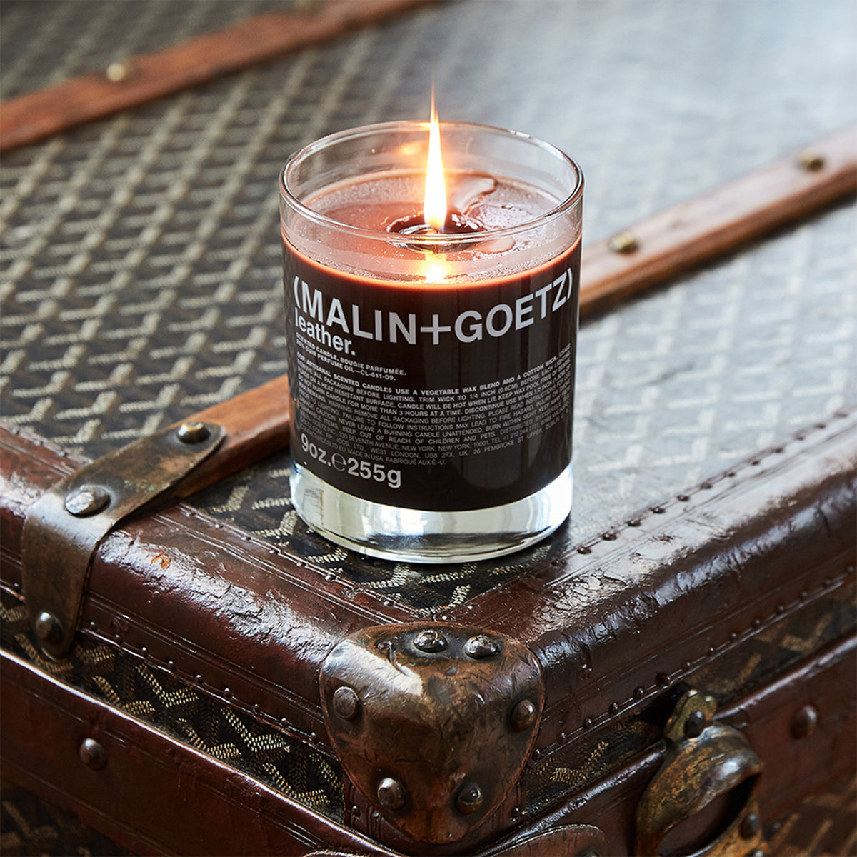 Malin+Goetz leather candela profumata ambiente