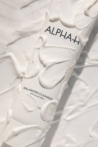 Alpha-H Balancing Cleanser tubo nella texture