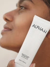 Alpha-H Beauty Sleep Power Peel tubo accanto al viso