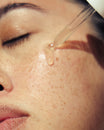 Alpha-H Hyaluronic 8 Super Serum applicazione del siero con il contagocce