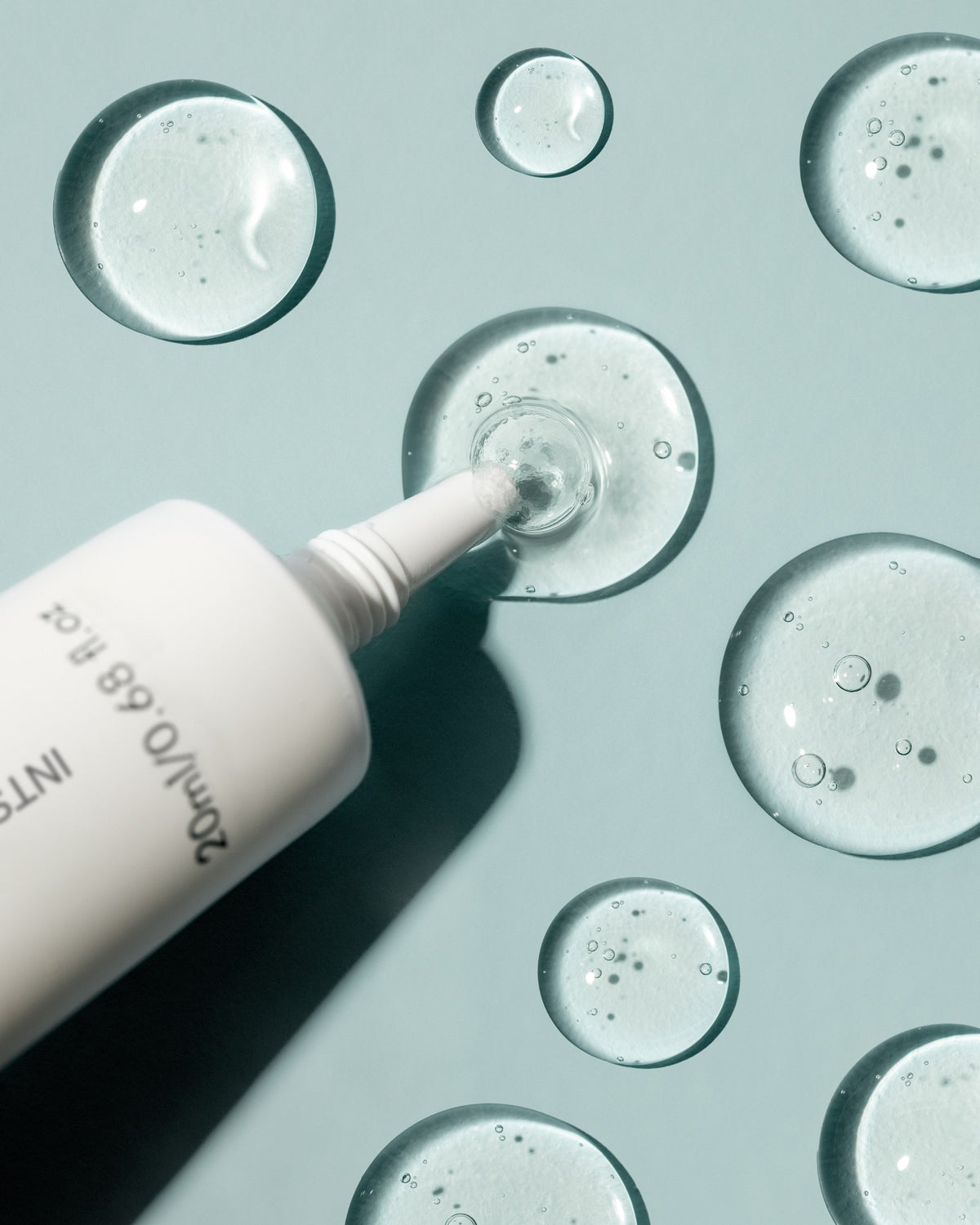Alpha-H Instant Action BHA Blemish Treatment tubo con gocce di gel