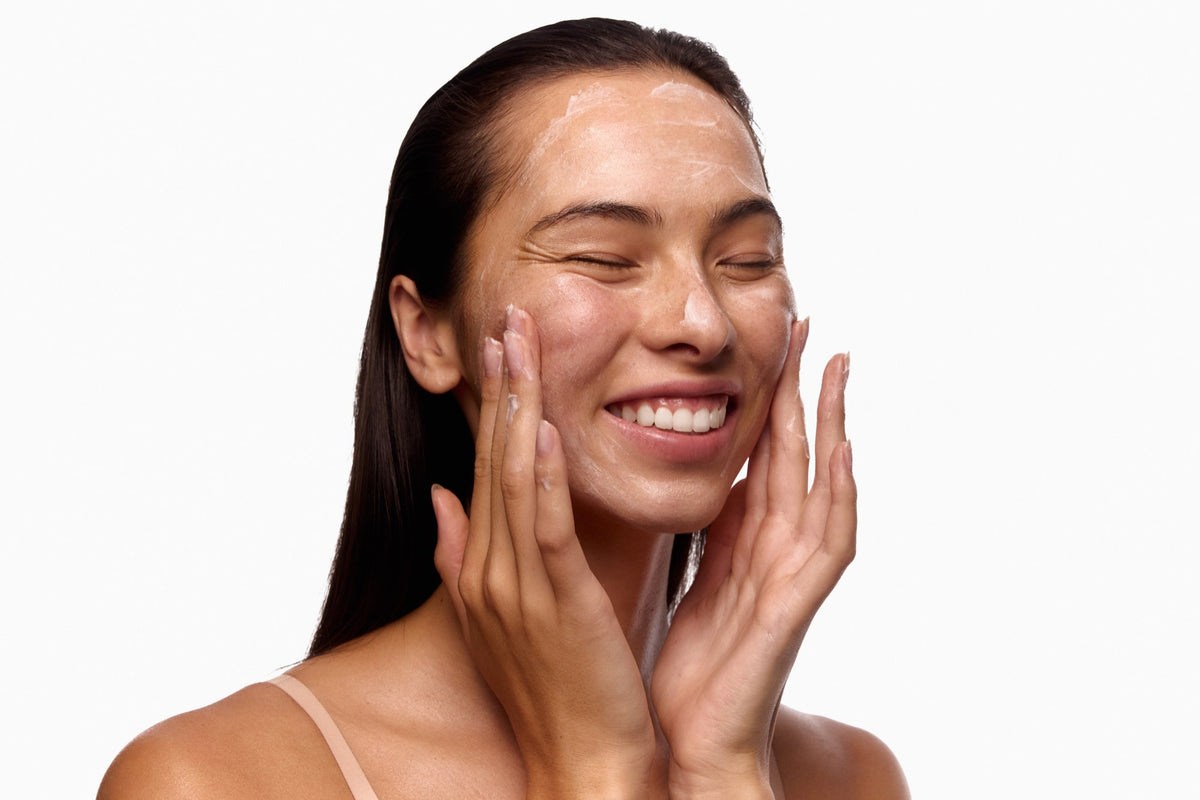 Alpha-H Smoothing AHA Face and Body Scrub scrub sul viso