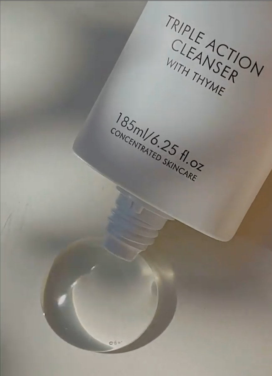 Alpha-H Triple Action Cleanser tubo con goccia di gel