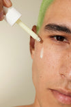 Alpha-H Vitamin A Serum applicazione del siero con il contagocce