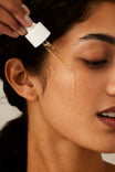 Alpha-H Vitamin C Serum applicazione del siero con il contagocce