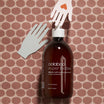 Oolaboo Super Foodies Happy Hand Soap tra mani di carta