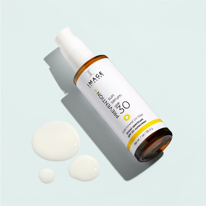 Image Skincare PREVENTION+ Sun Serum SPF 30 ambiente